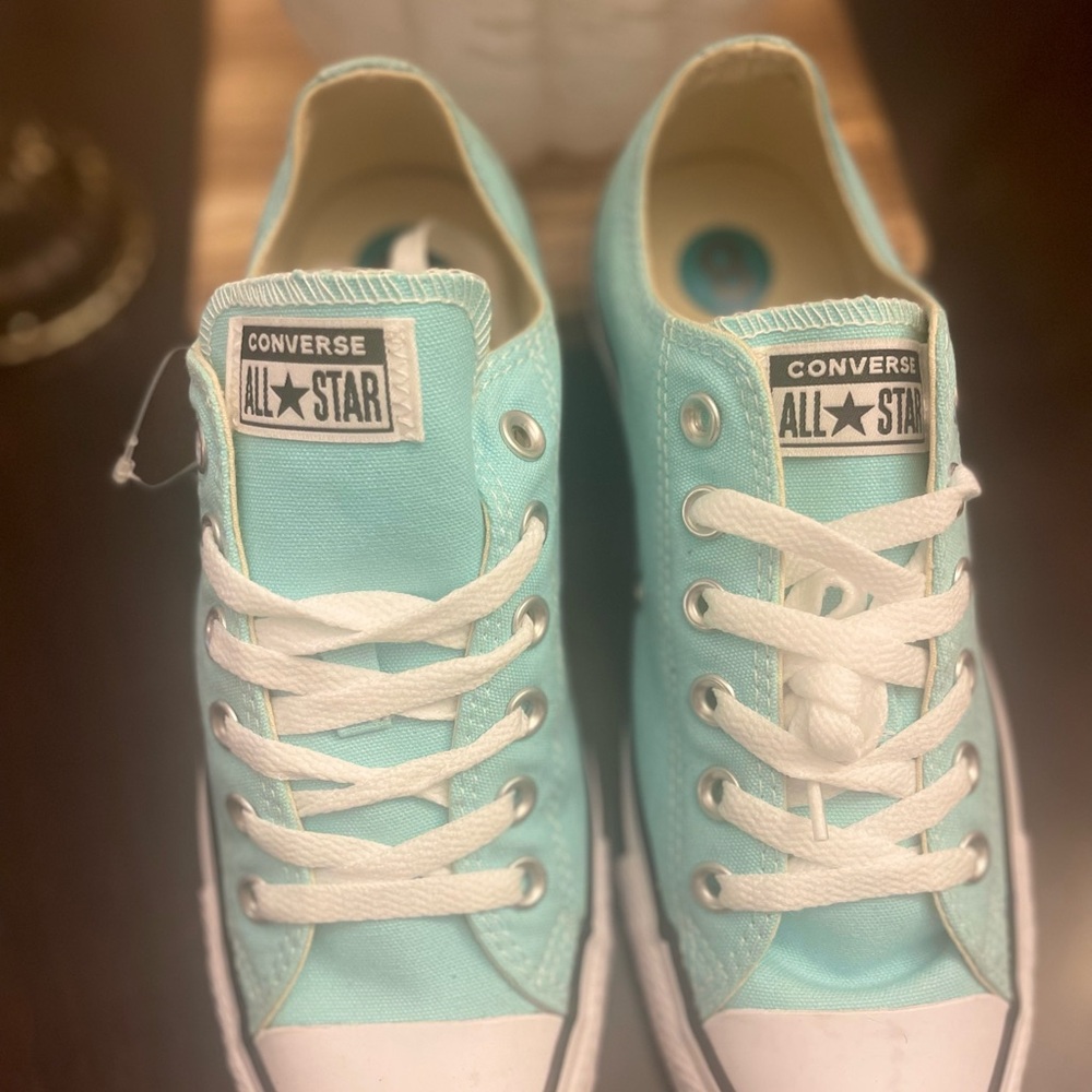 Women's Converse - Picture 3 of 6